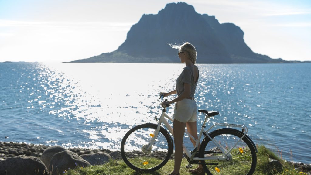 Sykkeltur til Sundsvoll på Vega, utsikt til Søla
