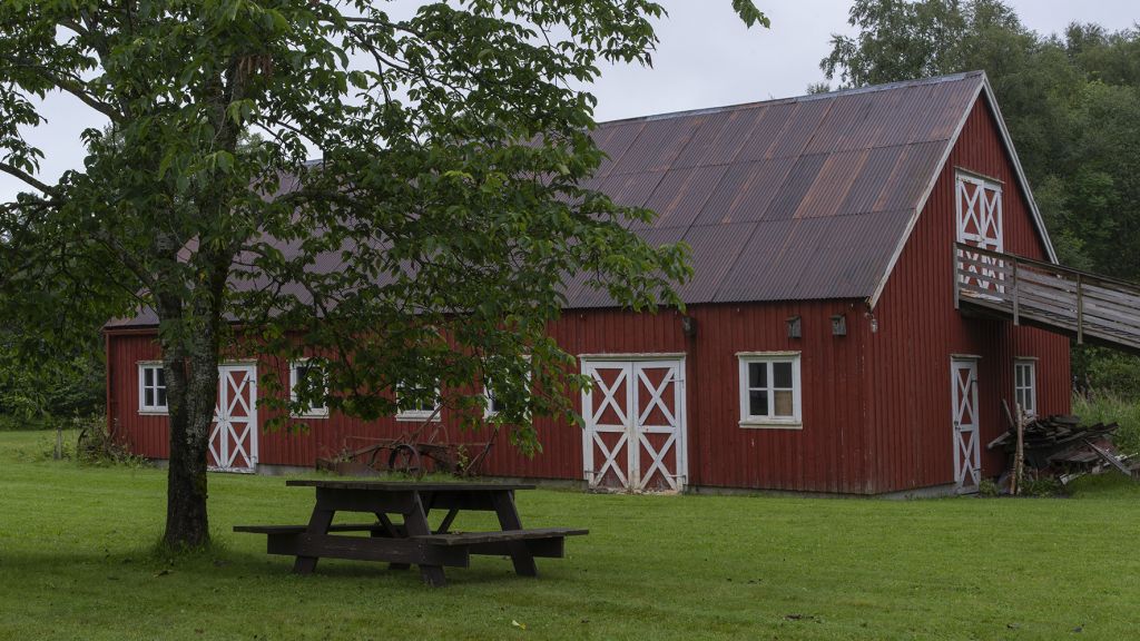 Sømna bygdetun sett utenfra på sommeren