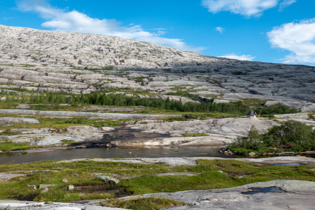 Tortenkøta, sett nedenfra