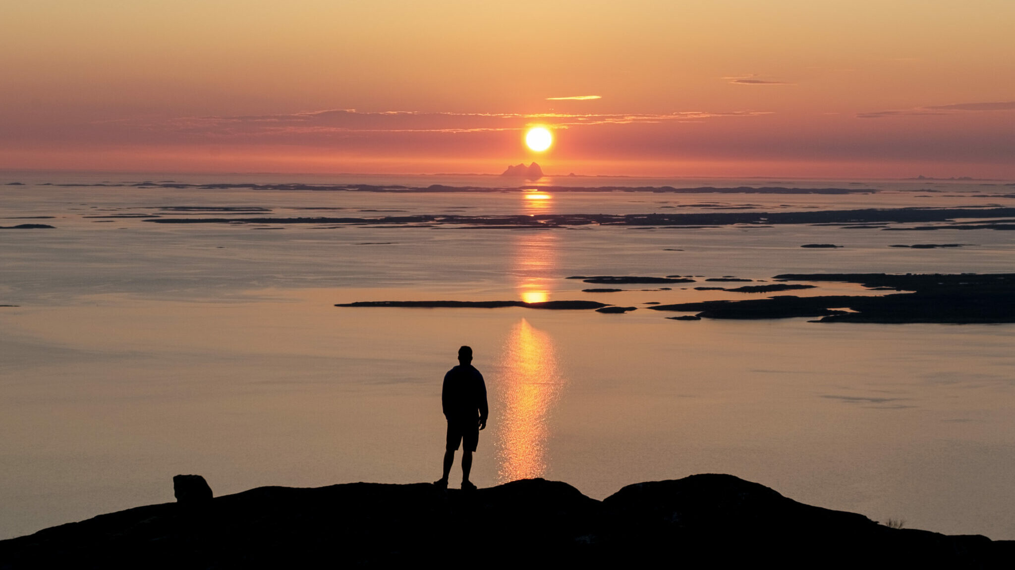 Midnight sun in Helgeland - Visit Helgeland