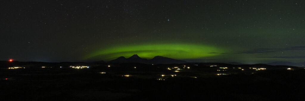 Nordlys over Dønna sett fra Syv Søstre