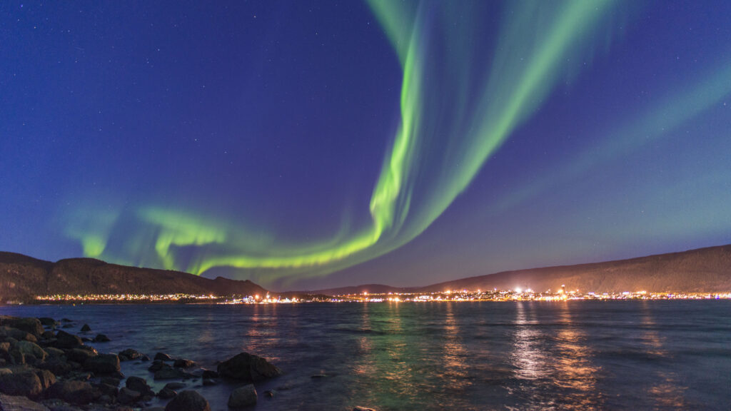 Rana-northern-lights_Jan-Inge-Larsen-_-Visit-Helgeland_