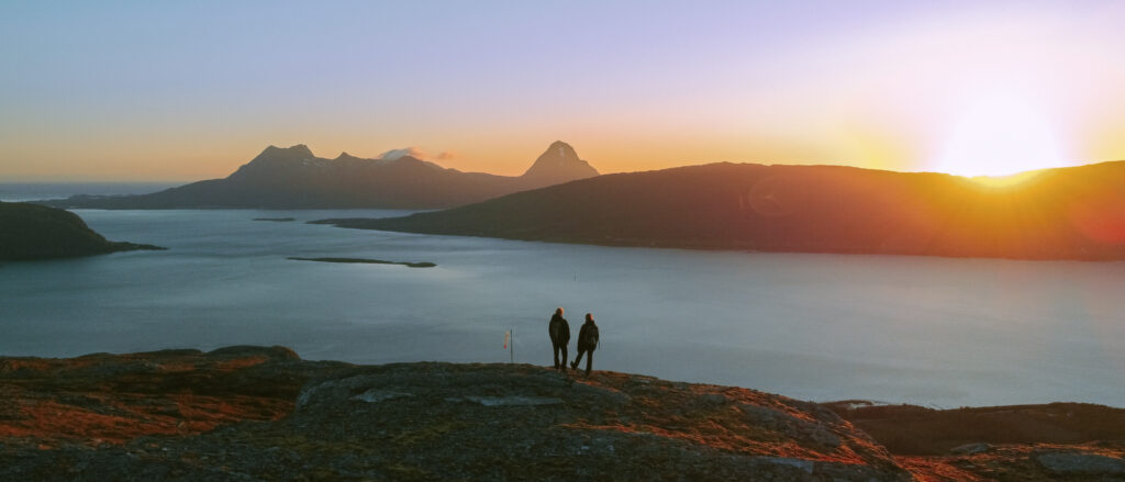 Midnattssola sett fra Kjølen på Nesna