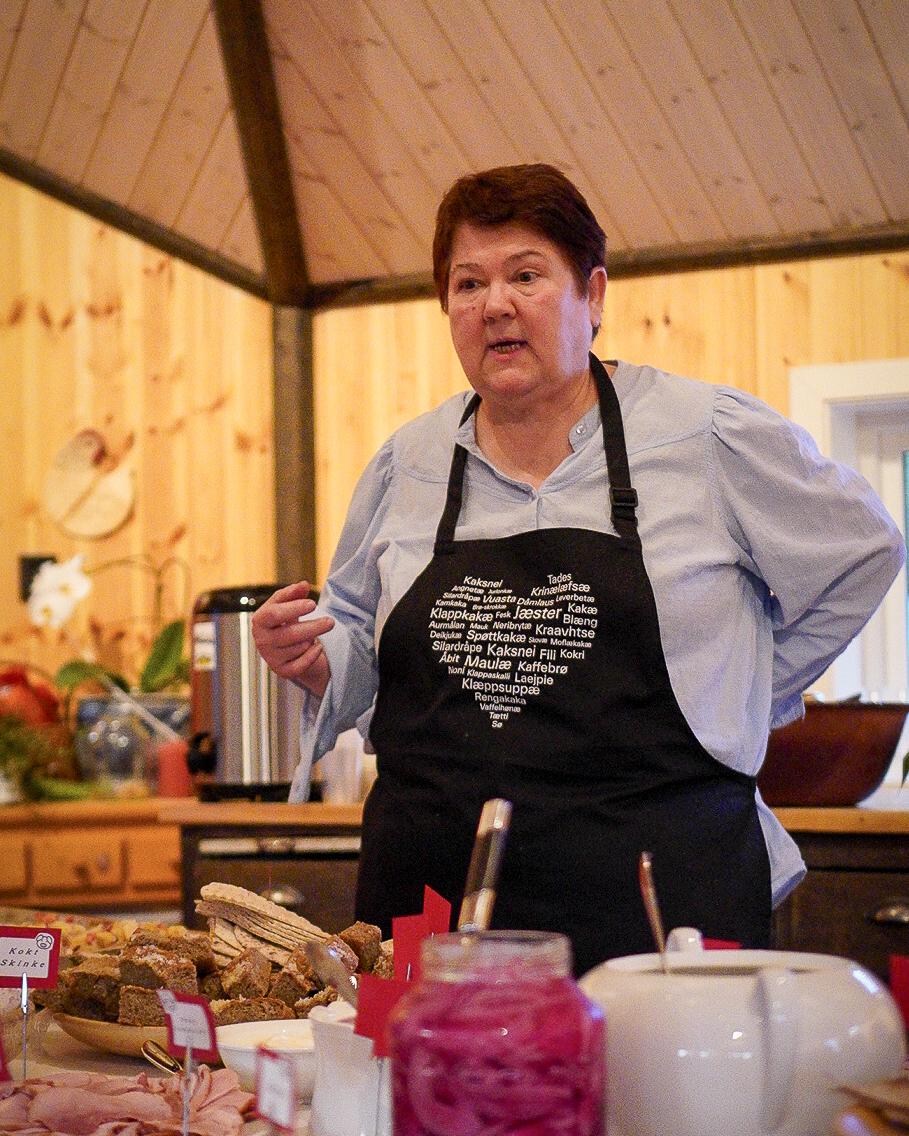 Rundt langbordet på Brattli Gård